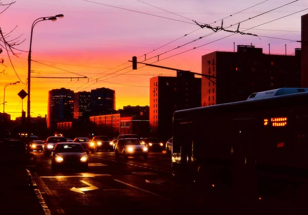 Sunset Silhouettes Cars Buses Moscow Dusk Dramatic Sky Winter — Stock Photo, Image