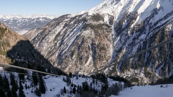 Вид Воздуха Зимний Склон Австрийских Солнечных Альп Лыжными Трассами — стоковое фото