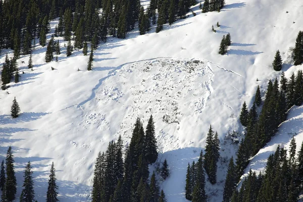 Luchtfoto Van Zonnige Bergtoppen Blauwe Bergketen Winter Oostenrijk — Stockfoto