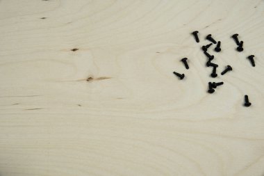 Tahta paneldeki vidalar. Vidalı fotoğraf