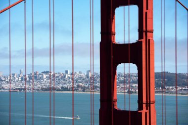 San Francisco 'daki Golden Gate Köprüsü' nün resmi. San Francisco 'daki Golden Gate Köprüsü