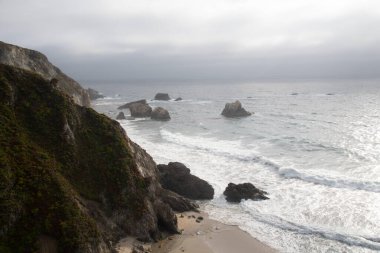 Sahilin manzarası. Adanın Resmi