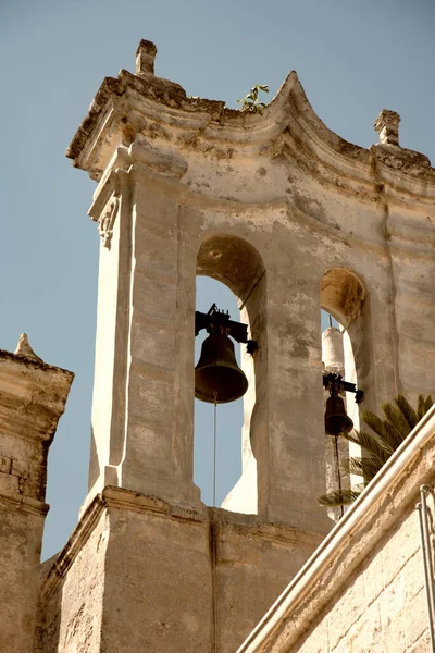 Kilisenin çan kulesi. İtalya 'daki Kilise
