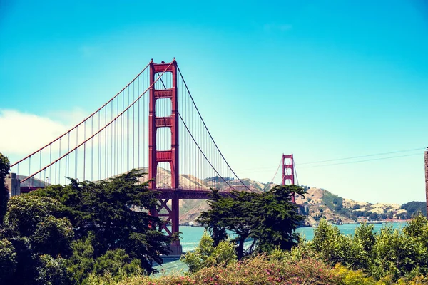  Briç 'in Amerika' daki resmi. San Francisco 'daki Golden Gate Köprüsü