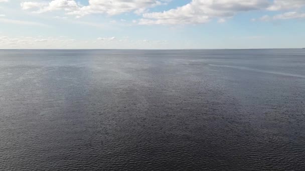 Vista Distancia Del Mar Bajo Las Nubes Golfo Finlandés Del — Vídeo de stock