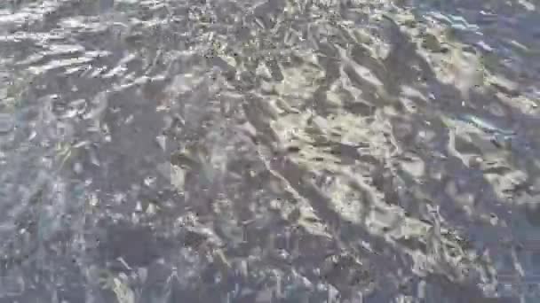 黑暗的海水 海浪在海上 从上面看 — 图库视频影像