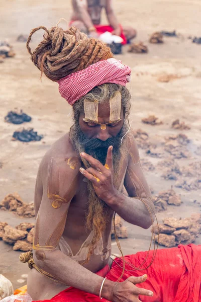 Prayagraj Uttar Pradesh Índia Fevereiro 2019 Naga Sadhu Indiano Preparando — Fotografia de Stock