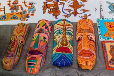 Ev yapımı kuklalar ve diğer cfaft ürünleri.