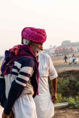 Pushkar, Rajasthan / Hindistan - Kasım 2019: Pulkar deve fuarı.