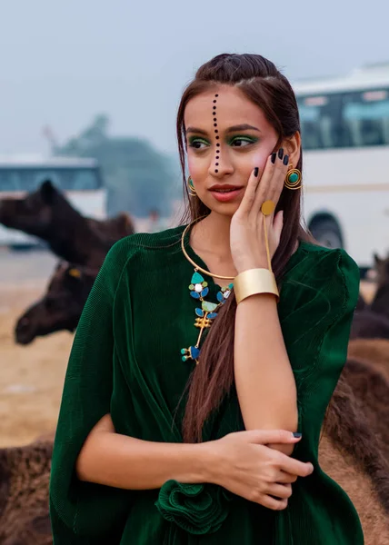 Pushkar Rajastão Índia Novembro 2019 Bela Mulher Indiana — Fotografia de Stock