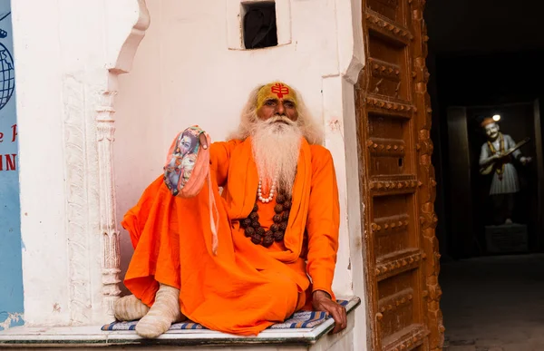 Pushkar Rajasthan India November 2019 Monk Sitting Temple Saffron Dress — Stockfoto