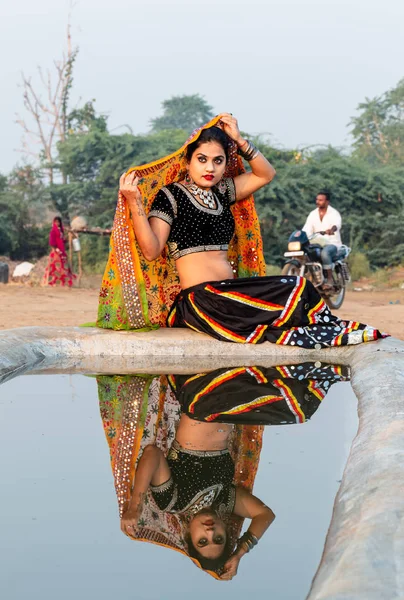 Pushkar Rajasthan India Listopad 2019 Portret Młodej Hinduskiej Pięknej Kobiety — Zdjęcie stockowe