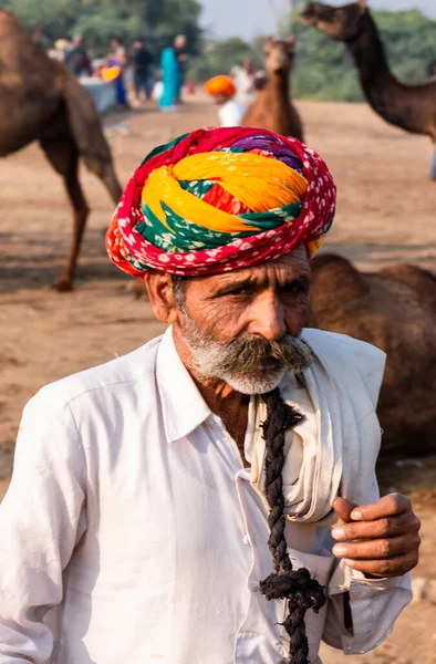 Pushkar Rajastán India Noviembre 2019 Feria Camellos Pushkar 2019 Hombre — Foto de Stock