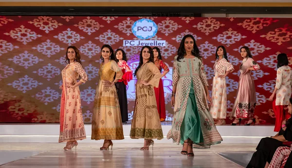 Nueva Delhi Delhi India Feb 2020 Jóvenes Hermosas Modelos Indias — Foto de Stock