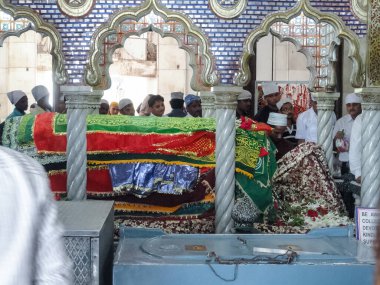 Mumbai, Maharashtra / Hindistan - Ekim 2018: Hacı Ali Dargah Mumbai 'de