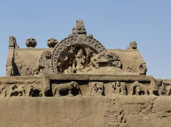 Aurangabad, Maharashtra / Hindistan - Ekim 2019: Ellora mağaralarındaki taşların mimari görüşü. Ayrıca ünlü ve unesco mirası anıtı altında.