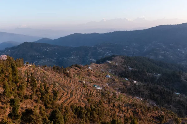 Hóval Borított Hegyek Festői Kilátás Rétegek Hegyek Uttrakhand Stock Kép