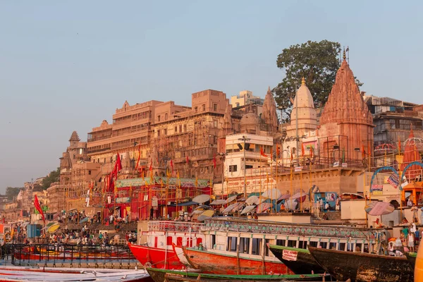 Varanasi Ghats Barevné Dasashwamedh Ghat Loděmi Řece Gangy Varanasi Indie — Stock fotografie