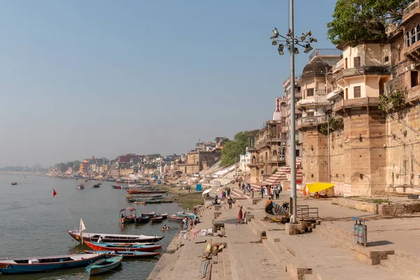 Varanasi Ghats Barevné Dasashwamedh Ghat Loděmi Řece Gangy Varanasi Indie — Stock fotografie