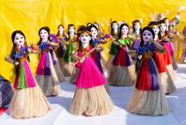 Surajkund Esnaf Fuarında el yapımı Jüt marihuanası satılıyor.