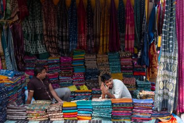 FARIDABAD, HARYANA / INDIA - Şubat 2020: Surajkund Craft Fuarına katılan esnafın esnafı