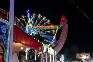 Pushkar 'da Dönme dolaplar Fuara Geldi