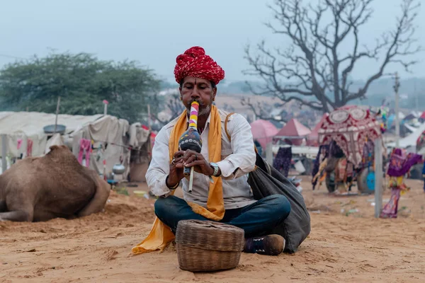 Pushkar Rajasthan Indien November 2019 Portrait Des Schlangenbeschwörers Mit Indischer — Stockfoto