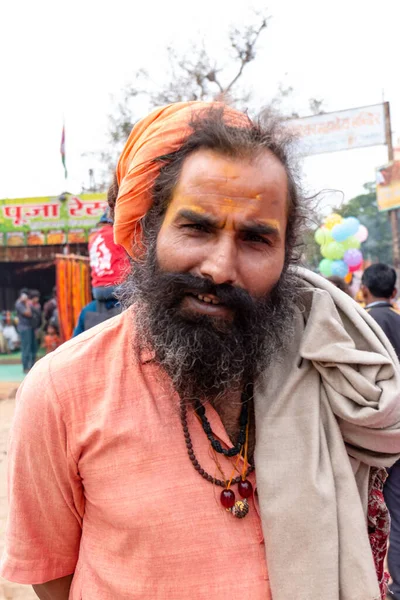 プシュカル ラジャスタン インド 11月2019 有名なプシュカル フェア中のプシュカルの通りにあるインドのサドゥ インドの僧 の肖像 — ストック写真