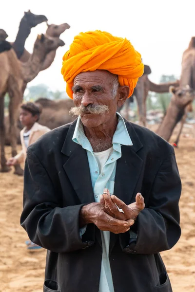 Pushkar Rajasthan India Listopad 2019 Portret Wielbłąda Handlarza Hindusa Etnicznej — Zdjęcie stockowe