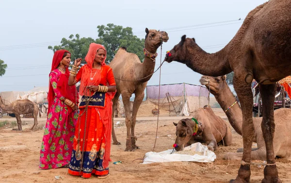 Pushkar Rajasthan Índia Novembro 2019 Retrato Sobre Jovem Bela Mulher — Fotografia de Stock