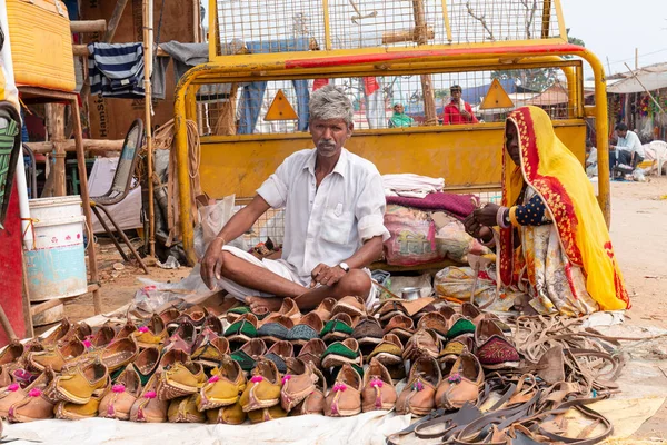 Pushkar Rajasthan India November 2019 Індійці Продають Свою Продукцію Ярмарковому — стокове фото