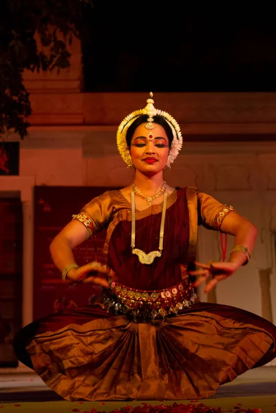 Chicas Indias Realizando Danza Clásica India Odissi Forma Del Estado — Foto de Stock