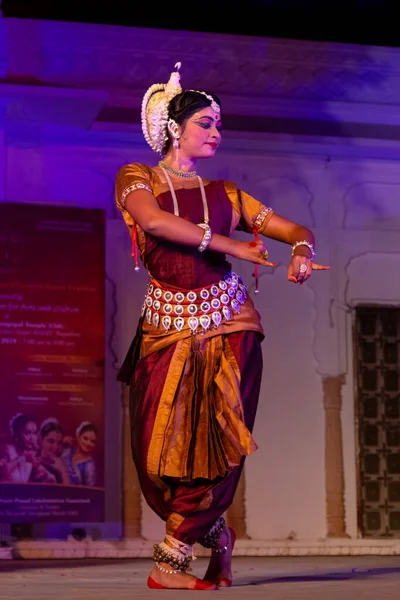 Ragazze Indiane Che Esibiscono Nella Danza Classica Indiana Odissi Dello — Foto Stock