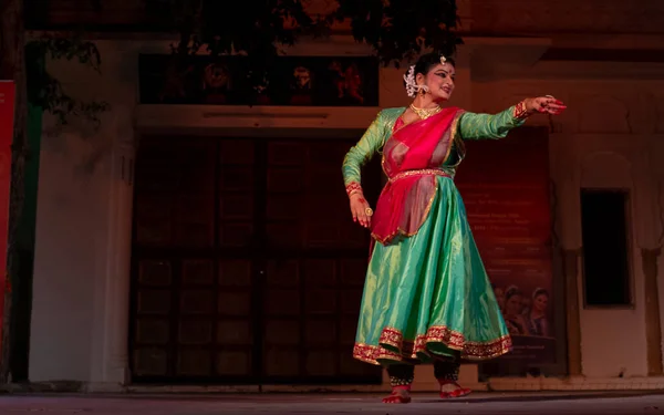 Danseuse Classique Indienne Interprétant Danse Classique Kathak Foire Chameau Pushkar — Photo