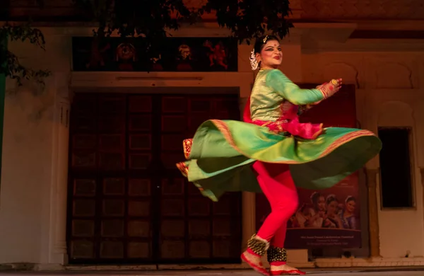 Bailarina Clásica India Que Realiza Danza Clásica Kathak Noche Cultural — Foto de Stock