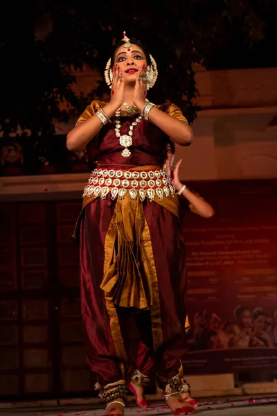 Indiska Flickor Utför Indiska Klassiska Odissi Dansform Odisha State Pushkar — Stockfoto