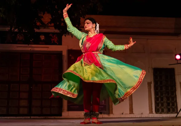 Bailarina Clásica India Que Realiza Danza Clásica Kathak Noche Cultural — Foto de Stock