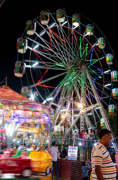 Ferris Wheel Megvilágítva Éves Szürkületi Vásár Indiában — Stock Fotó