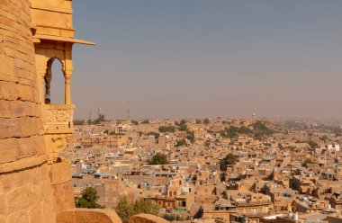 JAISALMER, RAJASTHAN / INDIA - Kasım 2018: Jaisalmer Kalesi veya Altın Kale ve Jaisalmer 'deki kompleksin mimari görünümü