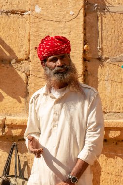Jaisalmer, Rajasthan / Hindistan - Kasım 2018: Kuklaları ile Kukla Adam