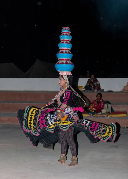 Kobieta Wykonująca Tradycyjny Taniec Ludowy Kalbelia Jaisalmer Rajasthan Indie Listopad — Zdjęcie stockowe