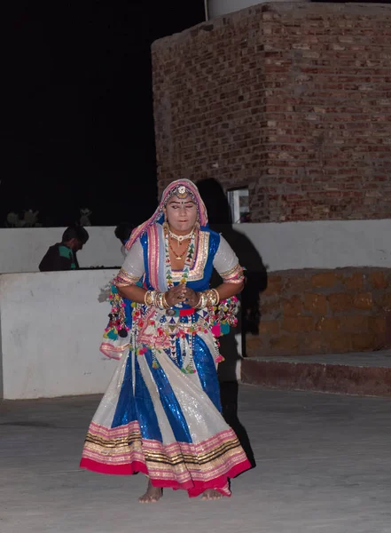 Uma Mulher Realizando Dança Folclórica Tradicional Kalbelia Jaisalmer Rajasthan Índia — Fotografia de Stock