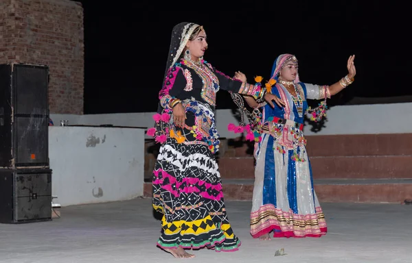 Женщина Исполняющая Традиционный Народный Танец Калбелия Джайсалмере Раджастан Индия Ноябрь — стоковое фото