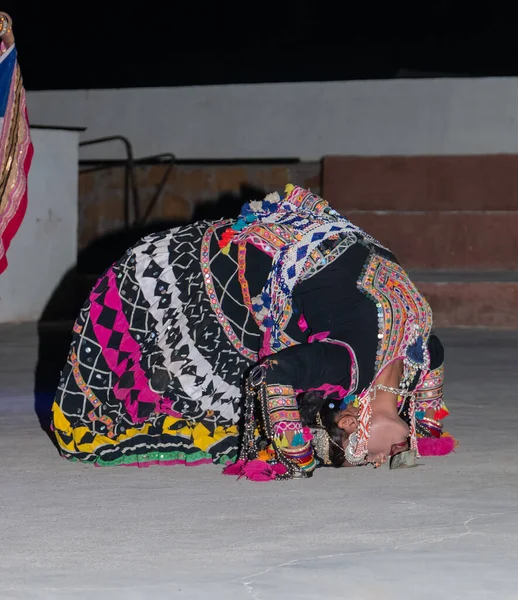 Une Femme Exécutant Danse Folklorique Traditionnelle Kalbelia Jaisalmer Rajasthan Inde — Photo