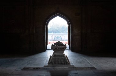 Safdarjung Mezarı, Yeni Delhi, Hindistan 'daki Safdarjung' un Mezarı. Moğol tarzı anıt mezar 1754 'te inşa edildi. .