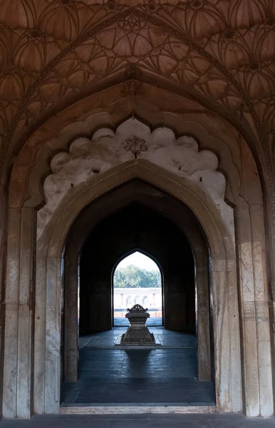 stock image Grave of Safdarjung at Safdarjung's Tomb in New Delhi, India. Mughal style mausoleum built in 1754 .