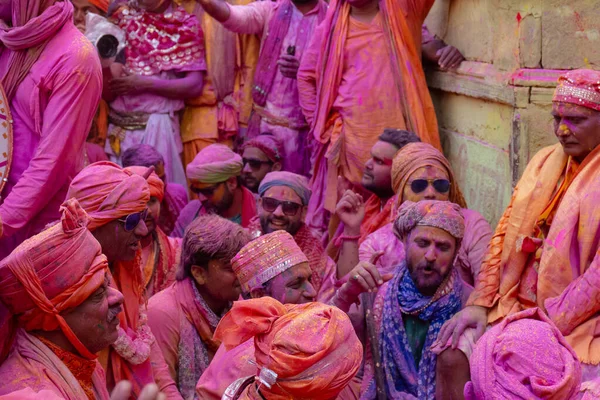 バルサナ ウター プラデシュ インド 2020年3月 伝統的で儀式的なカラフルなラスマー ホリを祝う人々 — ストック写真