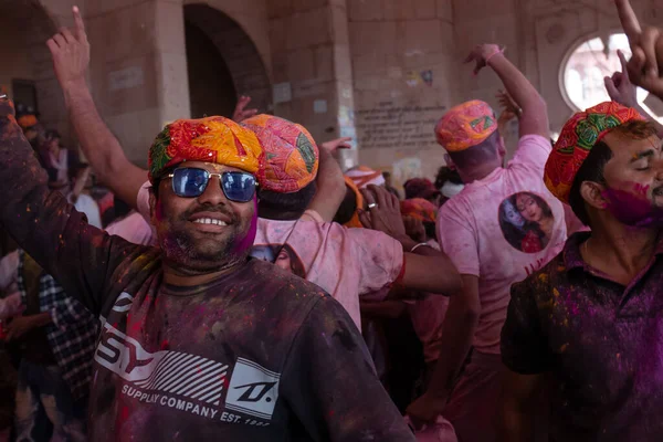 Barsana Uttar Pradesh India Marzo 2020 Gente Celebra Tradicional Colorido —  Fotos de Stock