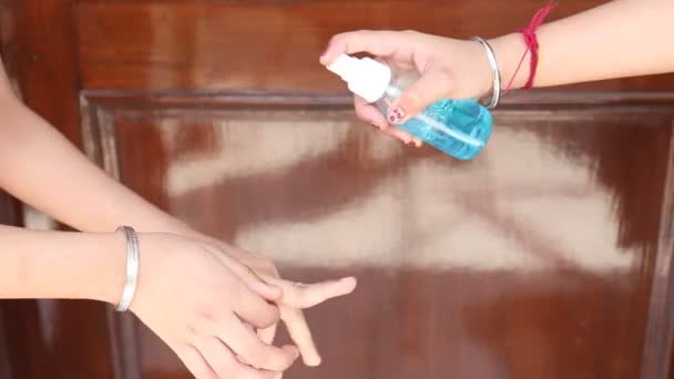 Schnittansicht Der Hände Zur Händedesinfektion Keime Und Viren Verhindern — Stockvideo
