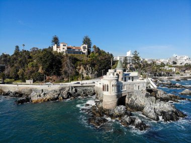 Vina del Mar, Şili 'deki başkanlık sarayı ile Wulff Kalesi' nin hava manzarası.